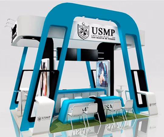 圣马丁·德·波雷斯大学（USMP）现代展览台，配有蓝白色结构、展示、椅子和品牌柜台，铺在绿色地毯上。