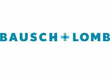 Bausch + Lomb 的标志以青绿色大写字母显示公司名称，白色背景上“Bausch”和“Lomb”之间有一个绿色的加号。